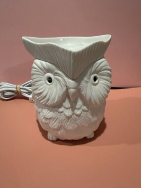 Scentsy White Owl Ceramic Wax Warmer